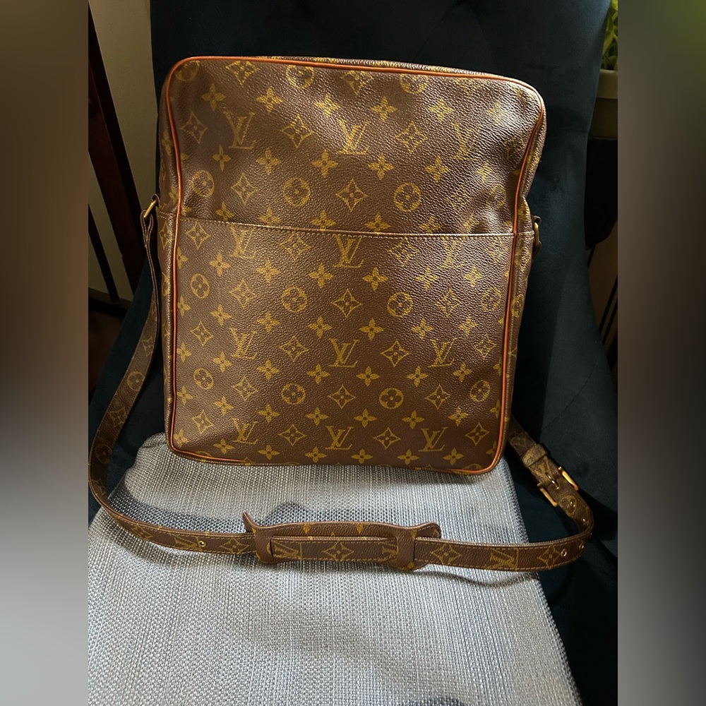 Authentic Louis Vuitton Marceau GM. Beautiful bag.